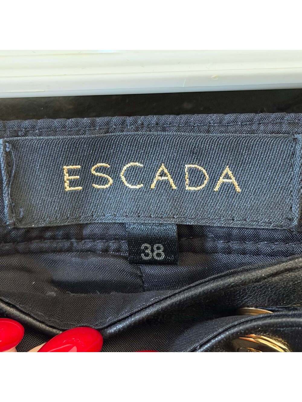 Escada - Picture 8 of 8